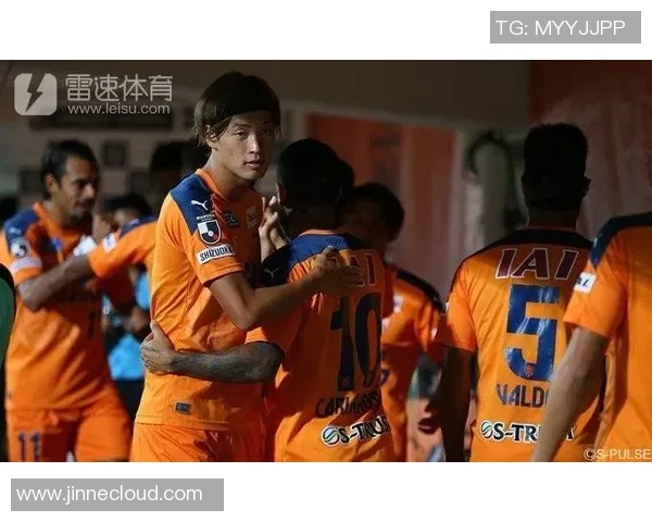 名古屋鲸鱼迎战清水鼓动全力争胜展现球队风采